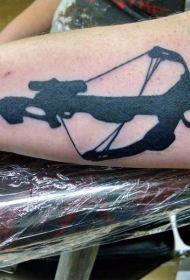 黑色的弓箭简约纹身图案