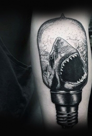雕刻风格黑色鲨鱼灯泡纹身图案
