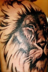 黑色狮子头部纹身图案