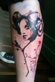 小腿壮观的黑白恶魔女人纹身图案