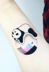 手腕可爱小清新卡通熊猫和星球纹身图案