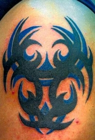 蓝色和黑色部落符号纹身图案