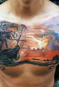 胸部非常逼真的彩色海面帆船纹身图案