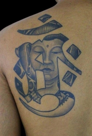 背部如来佛祖和象形文字纹身图案