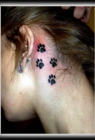 耳朵后猫爪印纹身图案