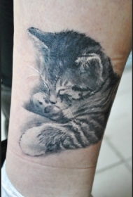 可爱的小猫咪腿部纹身图案