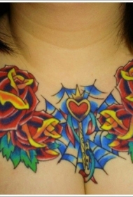 令人震惊的彩色玫瑰心形纹身图案