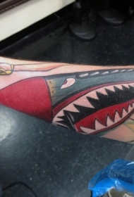 胸部卡通大鲨鱼彩色纹身图案