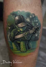 小腿有趣的卡通乌龟玩电吉他纹身图案