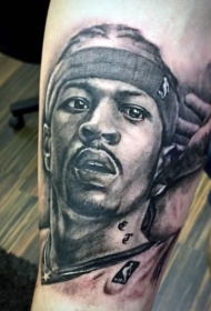 黑色篮球运动员肖像纹身图案