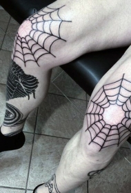 膝盖简约的黑色蛛网纹身图案
