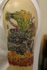 绿色的怪兽和黑色赛车纹身图案