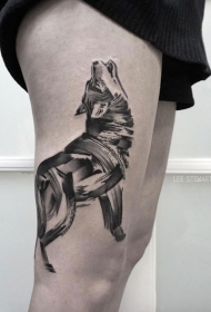 大腿素描风格黑色水墨狼纹身图案
