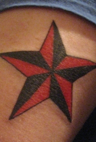 红色和黑色星星纹身图案