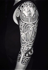 大臂凯尔特风格黑色各种结和龙纹身图案