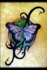 蓝色蝴蝶和部落图腾彩色纹身图案