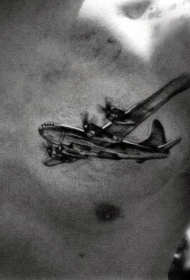 胸部军用轰炸机纹身图案