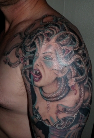 大臂邪恶的美杜莎肖像纹身图案