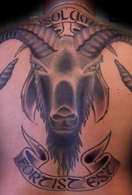 神秘黑色山羊头满背纹身图案