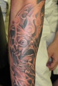 手臂痛苦的怪物黑色纹身图案