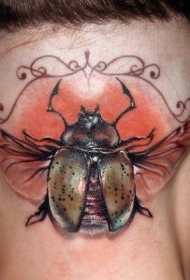 头部好看的彩色甲虫纹身图案