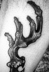 小腿黑色经典的麋鹿角纹身图案