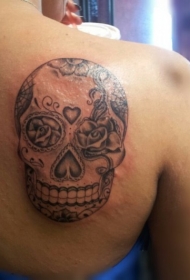 黑灰墨西哥骷髅背部纹身图案