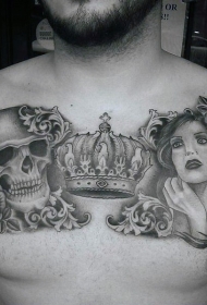 胸部黑灰女人肖像和皇冠纹身图案