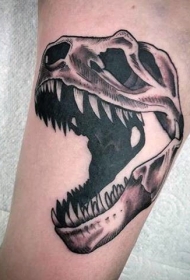 黑灰风格恐龙头骨骼纹身图案