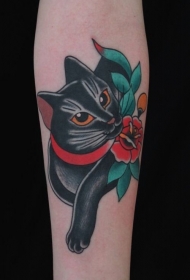 old school黑猫和红色花纹身图案