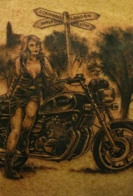 十字路口的摩托车女孩纹身图案