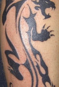 黑色部落的黑豹纹身图案