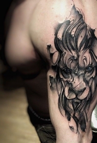 大臂黑色雕刻风格狮子头像纹身图案