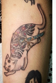 彩色日式猫与剑纹身图案