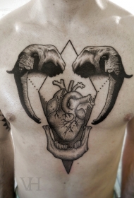 胸部惊人的黑色逼真大象头与心脏和头骨纹身图案