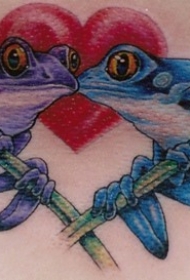 蓝色和紫色青蛙接吻纹身图案