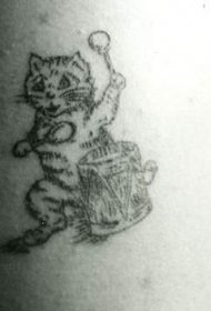 猫在玩鼓纹身图案