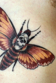 彩色的蝴蝶与骷髅纹身图案