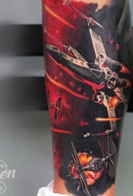 小腿丰富多彩的星球大战太空船纹身图案