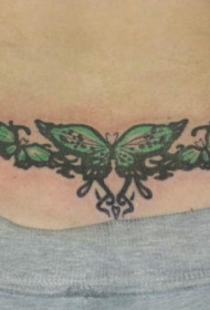 蝴蝶与藤蔓个性纹身图案