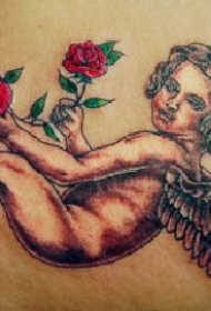 可爱的小天使心形和玫瑰纹身图案
