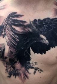 胸部非常逼真的黑灰大鹰纹身图案