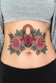 腹部old school心形锁和花朵纹身图案