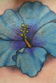 写实的蓝色木槿花纹身图案