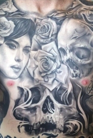 胸部骷髅妇女肖像和玫瑰纹身图案