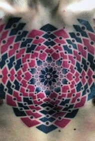 胸部红色几何组成的花卉纹身图案