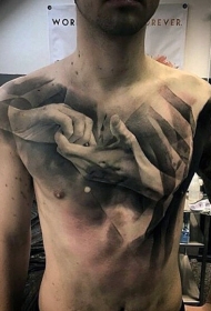 胸部写实风格两手相握纹身图案