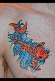鲤鱼和蓝色的水胸部纹身图案