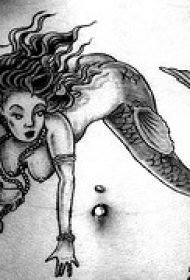 腹部黑白美人鱼纹身图案