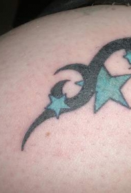 部落图腾和蓝色星星纹身图案